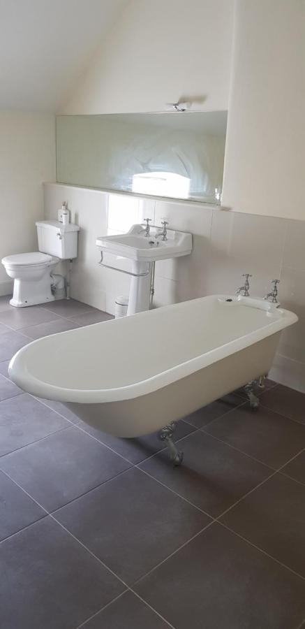 2 Bed Courtyard Apartment At Rockfield House Kells In Meath - Short Term Let Ngoại thất bức ảnh